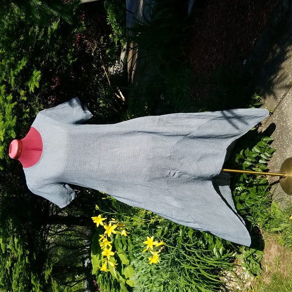 Flowy Linen Dress - Picture 4 of 16